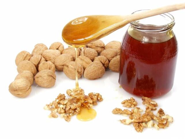 Honey with walnuts - a folk remedy that increases the efficiency of men